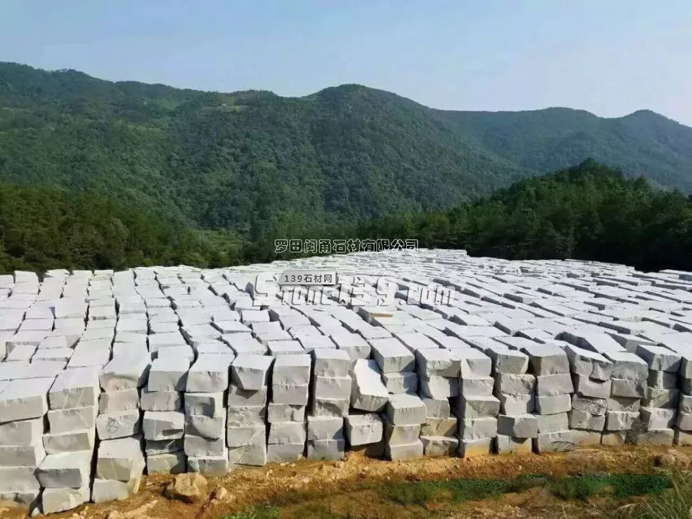 湖北罗田花岗岩石材矿山 芝麻灰荒料资源