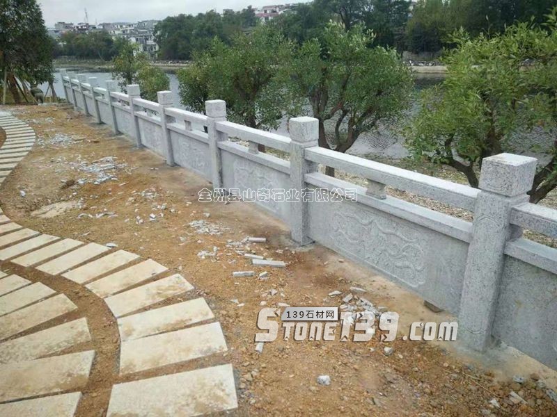 紫蓝花石材河道护栏工程应用